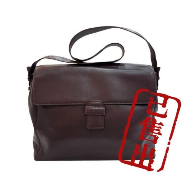 Chanel 簡約翻蓋單肩包 