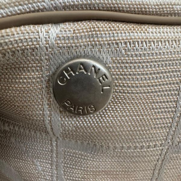 Chanel 冰格奶茶皮革拼接帆布法棍包 