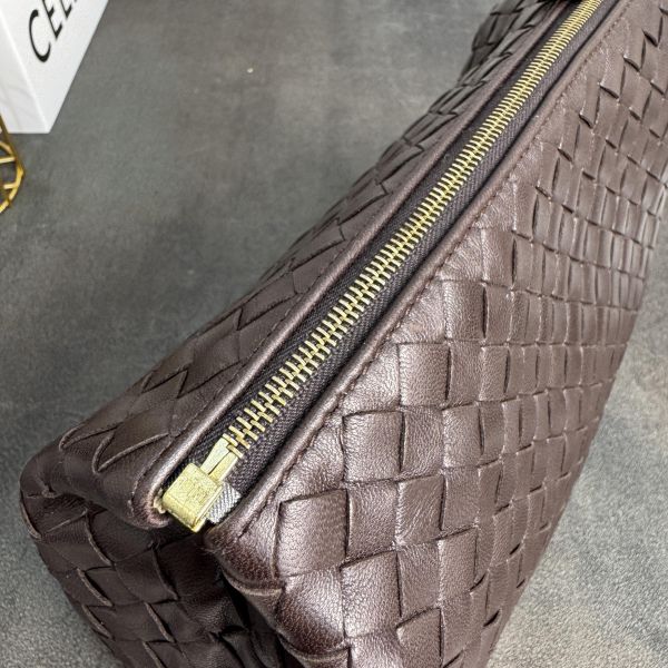 Bottega Veneta 經典Intrecciato 納帕小羊皮編織拉鍊手拿包* 