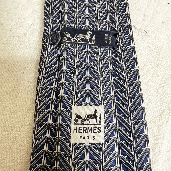 Hermès 藍色鋸齒狀領帶（中古） 