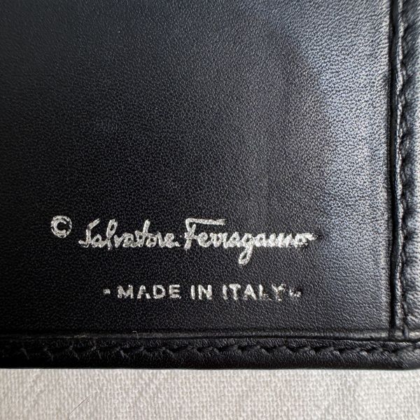 Ferragamo  Gancini Icona 系列長夾 