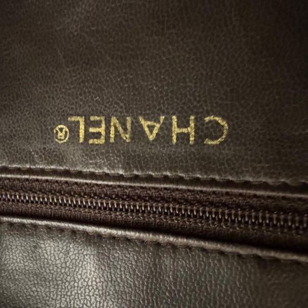 Chanel 咖色皮革化妝包 