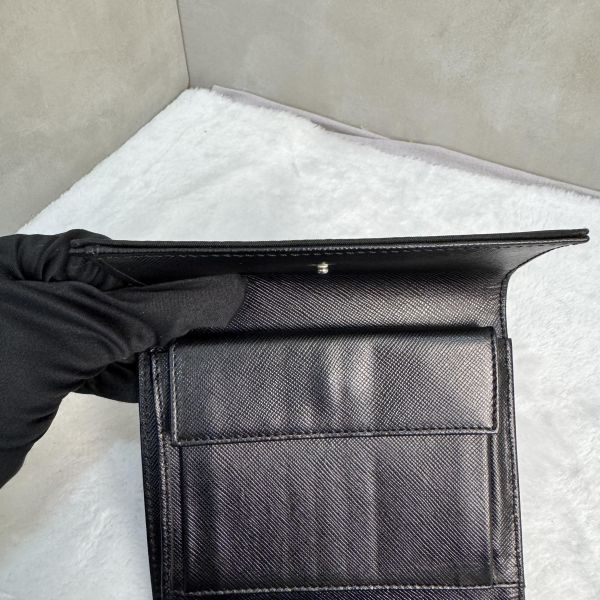 Prada Tessuto 黑色尼龍三折短夾 