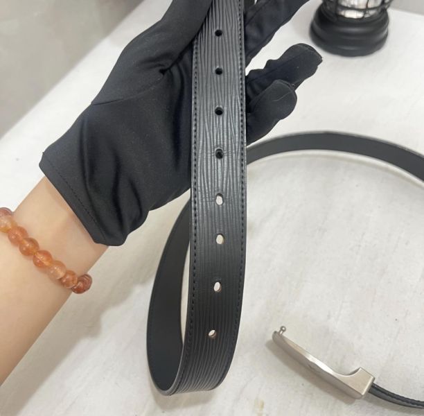 Louis Vuitton 黑色皮帶 