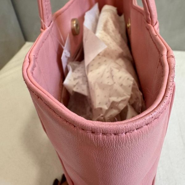 Chanel 浮雕粉色托特包 