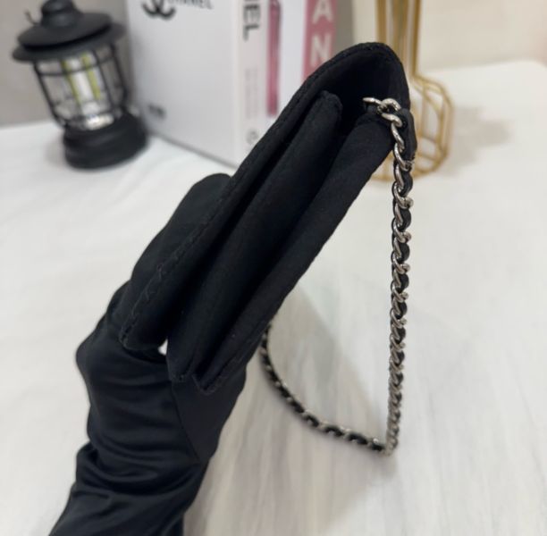 Chanel 限量款絲綢網布鏡子包 