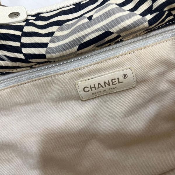 Chanel 山茶花托特包 