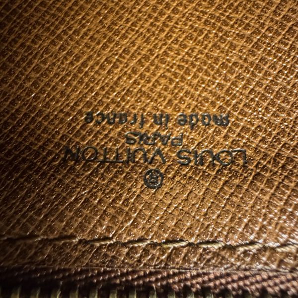 Louis Vuitton 經典皮革手拿包 