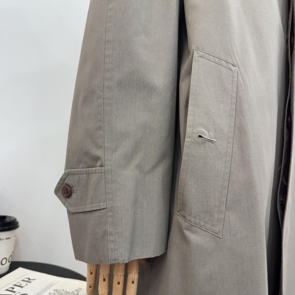 Burberry 灰色長款風衣 