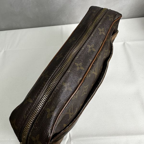 Louis Vuitton 經典手拿包 