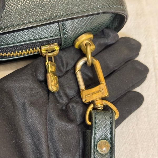 Louis Vuitton 墨綠色手拿包 