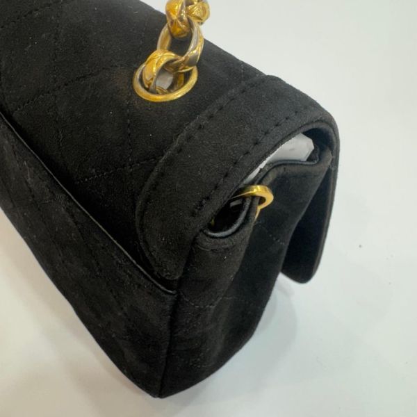 Chanel 迷你麂皮黑金雕花鏈條包 