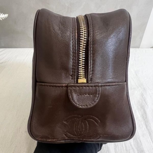 CHANEL 復古魚子醬皮革化妝包 
