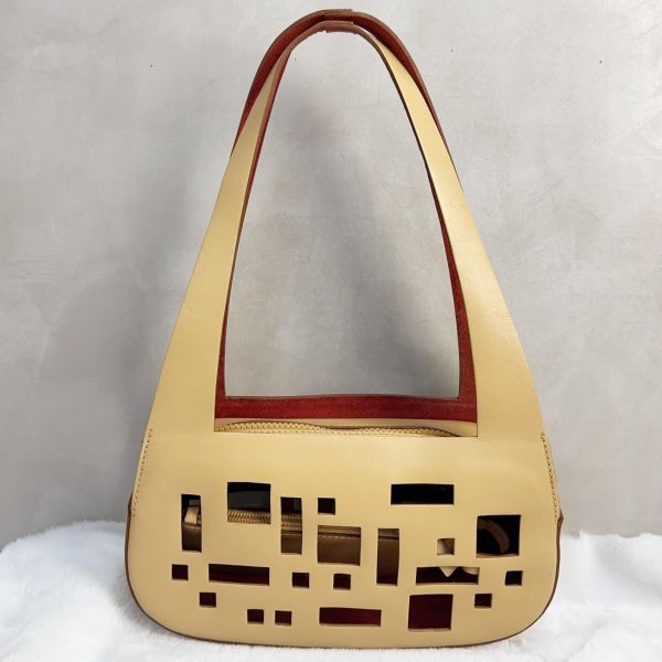 Bally 復古鏤空皮革肩背包 