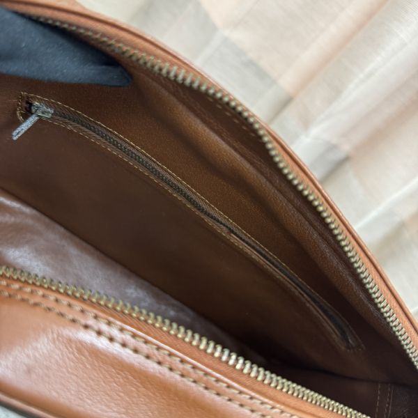 Louis Vuitton 紅皮方型手拿包 