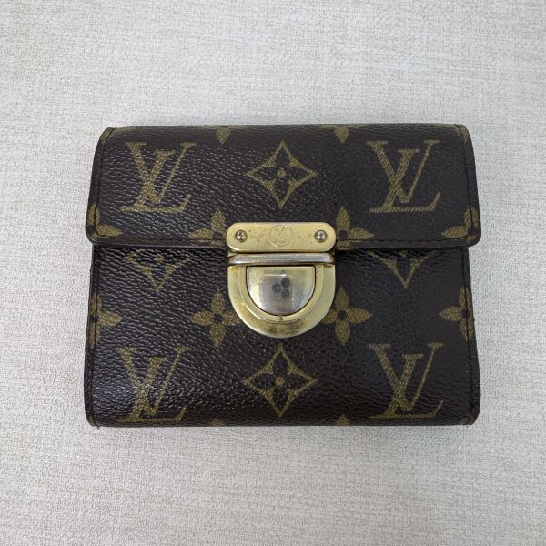 Louis Vuitton 曼哈頓金釦短夾 