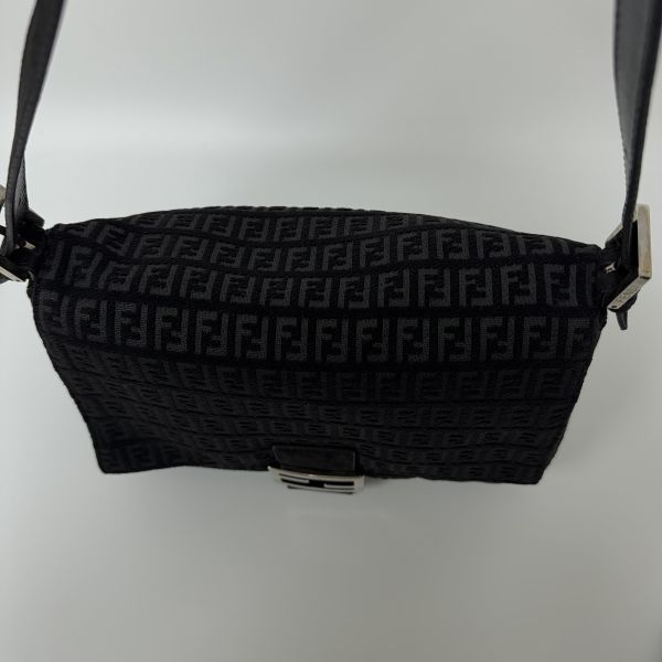 Fendi 經典 緹花布法棍包 