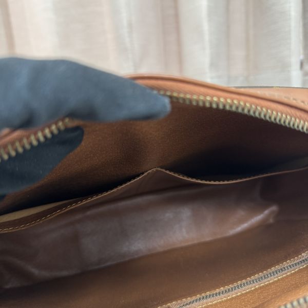 Louis Vuitton 紅皮方型手拿包 