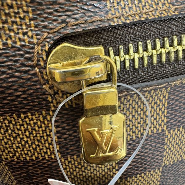 Louis Vuitton 鐵牌掀蓋肩背袋 