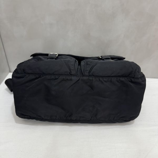 PRADA 經典三角LOGO尼龍翻蓋雙扣中性斜背包/郵差包 