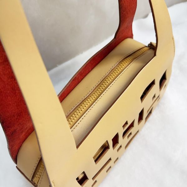 Bally 復古鏤空皮革肩背包 
