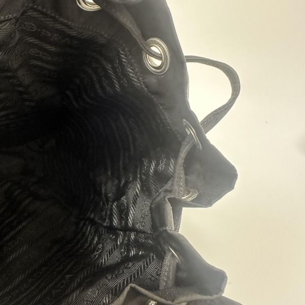 Prada 經典尼龍後背包 