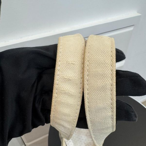 Chanel 櫥窗人物塗鴉帆布包 
