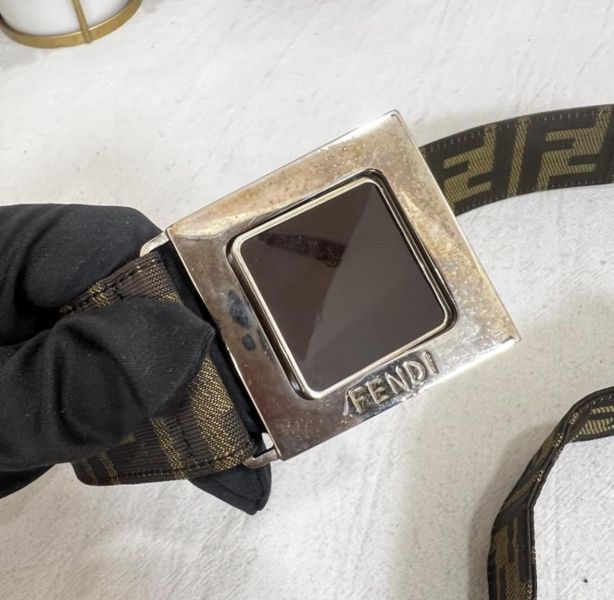 Fendi 銀扣皮帶腰帶 