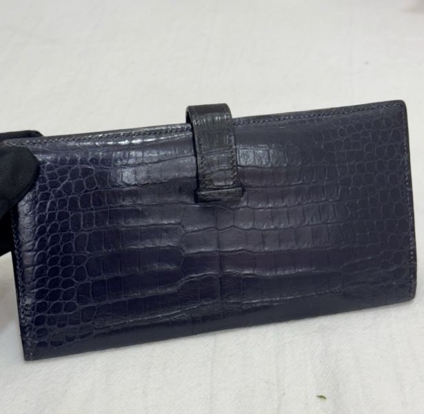 Hermès 深藍色鱷魚皮長夾 
