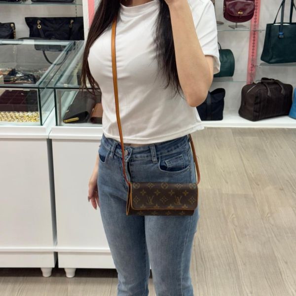 Louis Vuitton 信封腰包 