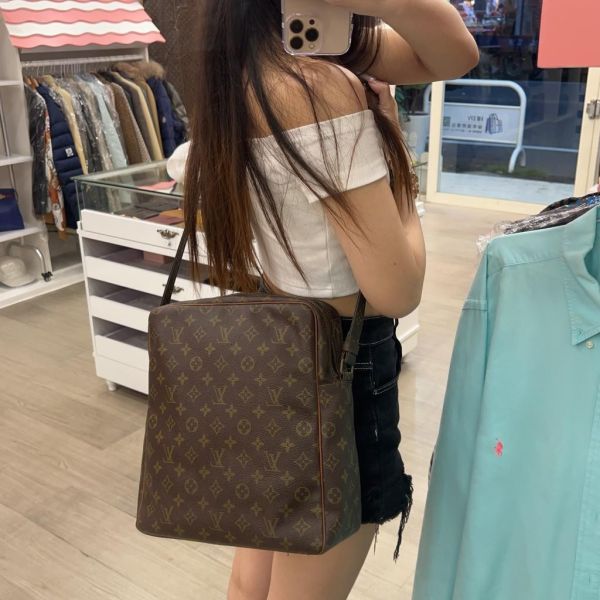 Louis Vuitton 直式書包 