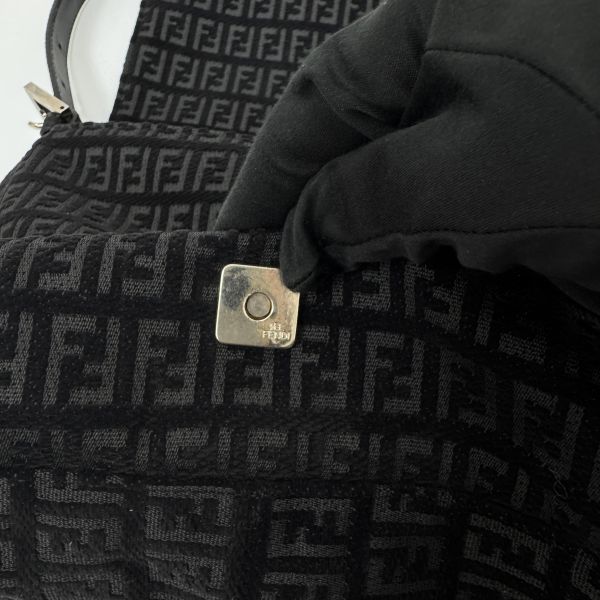 Fendi 經典 緹花布法棍包 