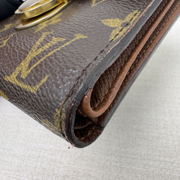 Louis Vuitton 曼哈頓金釦短夾 