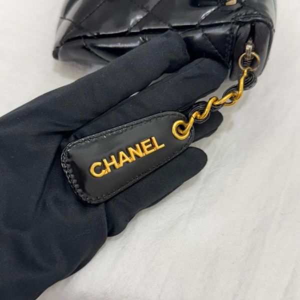 Chanel 菱格漆皮腰包 