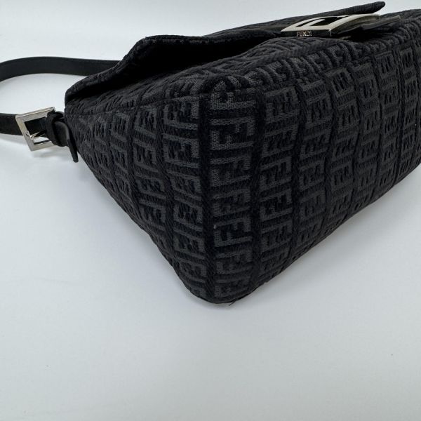 Fendi 經典 緹花布法棍包 