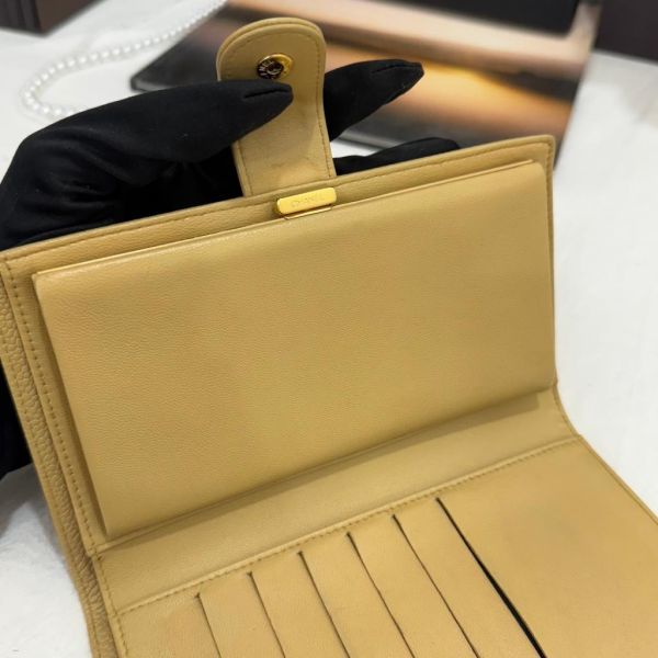 Chanel 米色長夾 