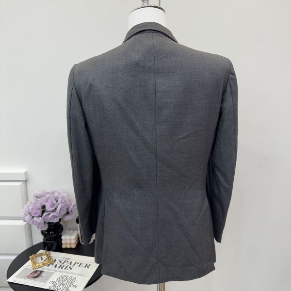 Burberry 灰色西裝外套 