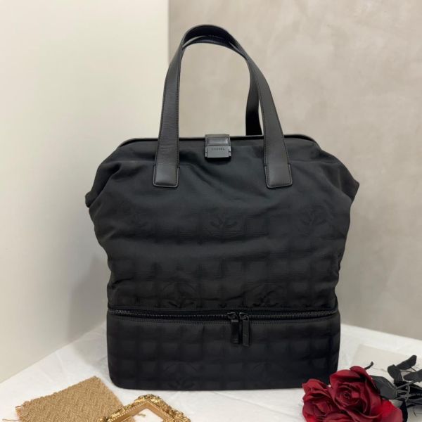 Chanel 旅行系列手提包 