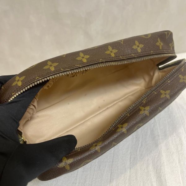 Lv 經典老花款化妝包 
