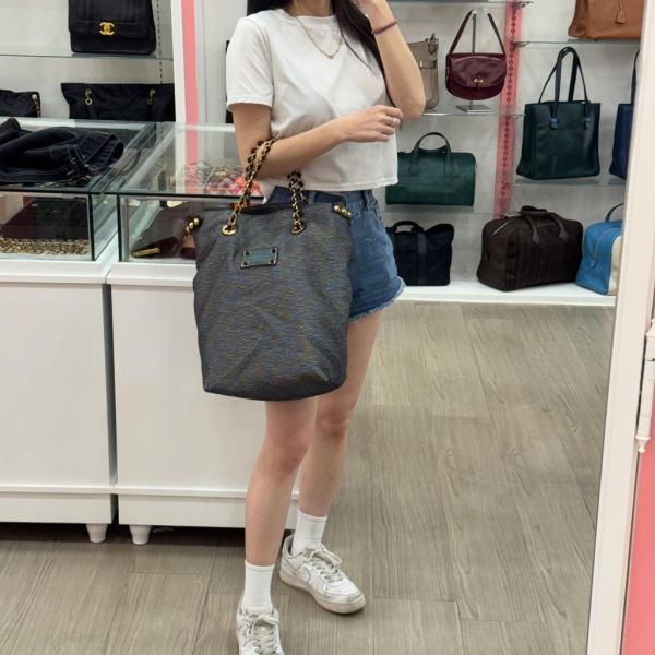 Louis Vuitton 鐵灰卯釘提袋 