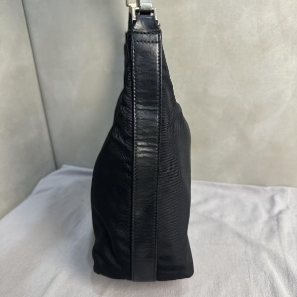 Gucci 黑色尼龍單肩包 