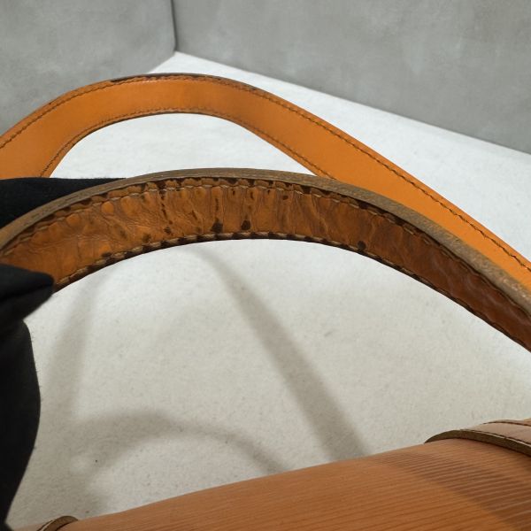 Louis Vuitton 橘色水波紋手提包 