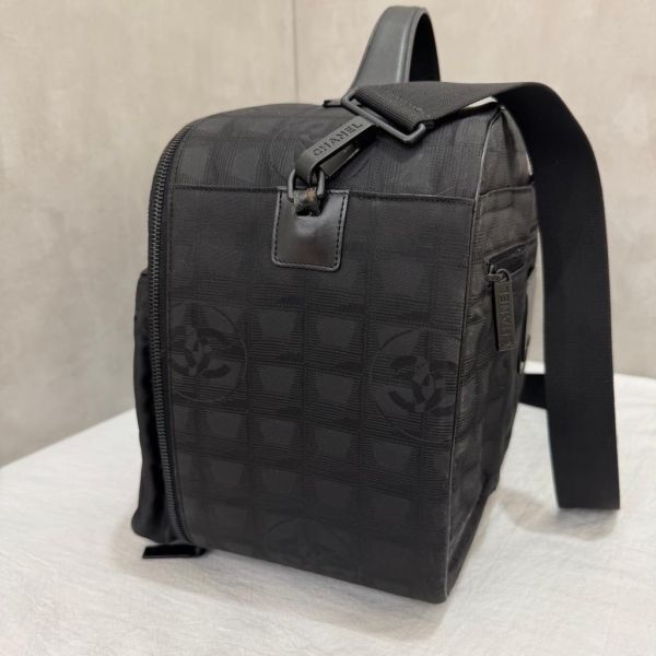 Chanel 黑色冰格旅行袋 
