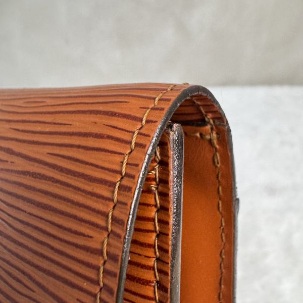 Louis Vuitton 經典皮革手拿包 