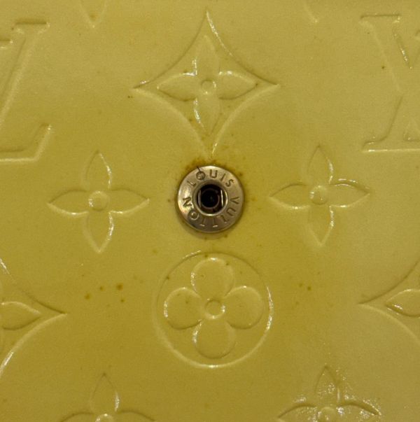 Louis Vuitton 檸檬黃漆皮相機包 