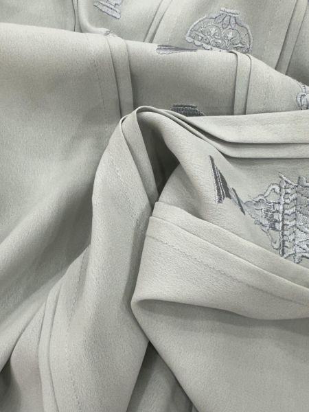 Burberry 復古刺繡上衣 