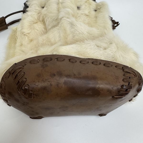 VALENTINO白色毛絨單肩包 