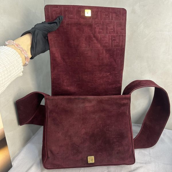 Fendi Zucca 深紅斜肩包 