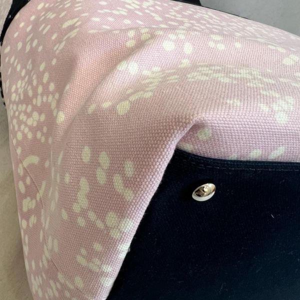 Chanel 粉色帆布托特包 