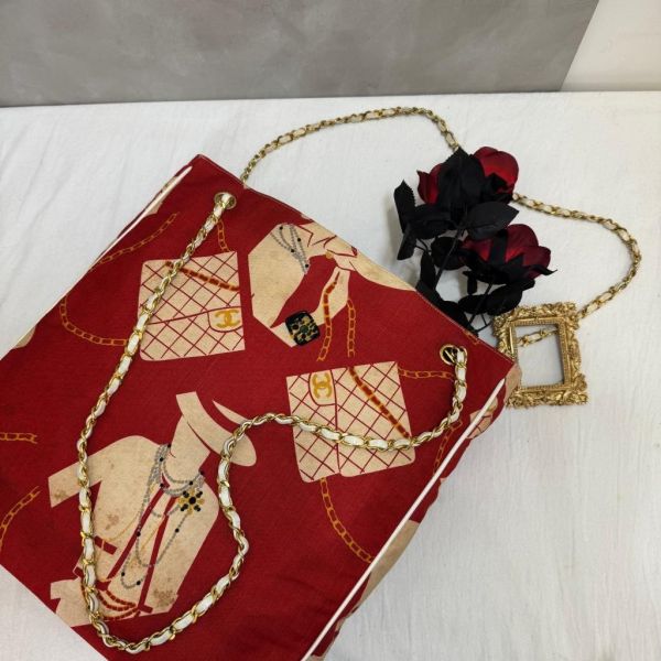 CHANEL 復古絲巾圖騰托特包 